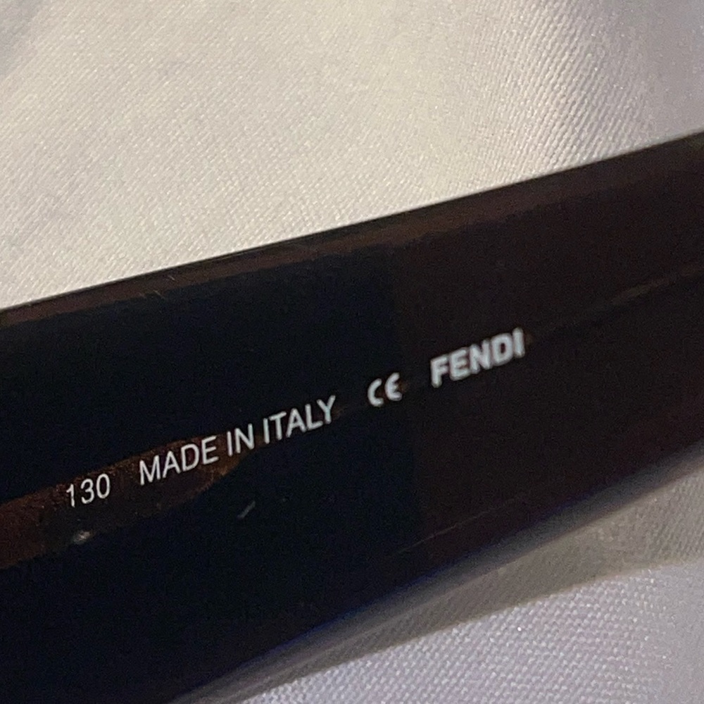 Fendi 😎 Sunglasses - Picture 8 of 10